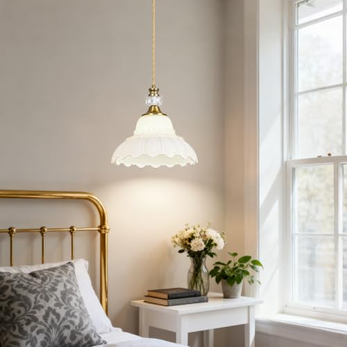 1 Piece Vintage Chandelier in Brushed Gold Finish with White Flower (1-Light / Gold and White)