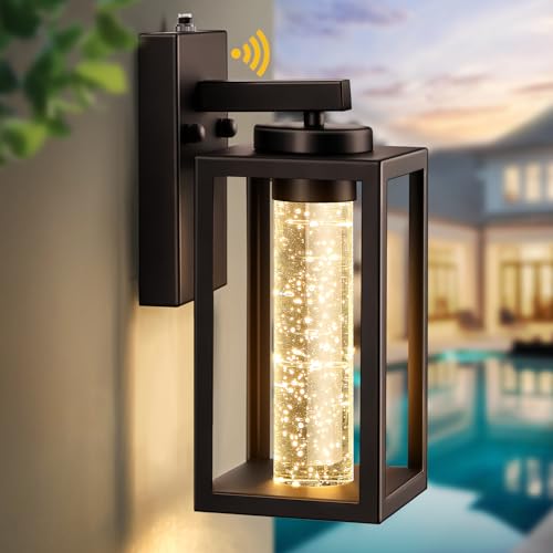 Dusk to Dawn Outdoor Wall Sconce Lantern