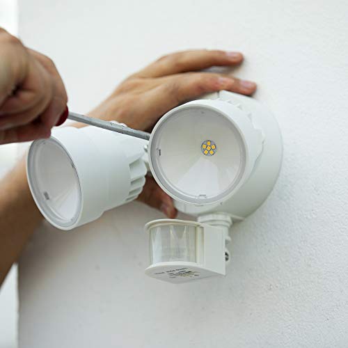 P6221W PIR24 2000 Lumen 18 Watt 26 LED Motion Activated Integrated Dual