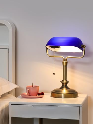 Traditional Banker's Desk Lamp with Glass Shade