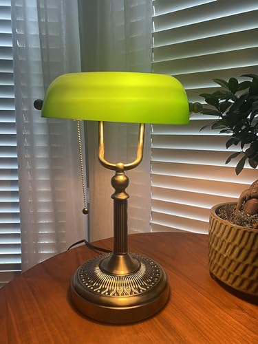 Green Glass Bankers Desk Lamp with Pull Chain Switch Plug in Fixture