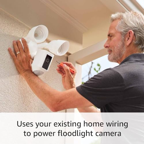 Floodlight Cam Wired Plus