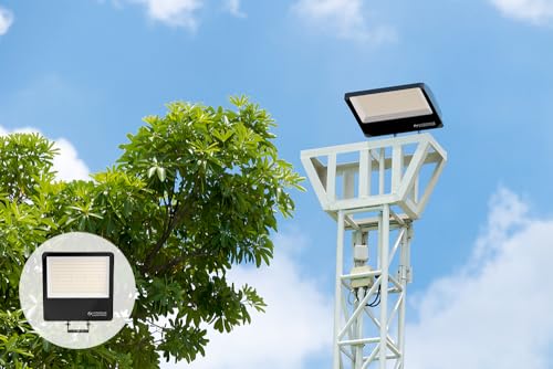 All-in-One LED Flood Light, Waterproof Dusk to Dawn UVOLT