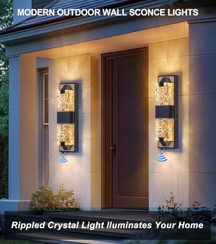 15.3" Dusk to Dawn Outdoor Wall Light