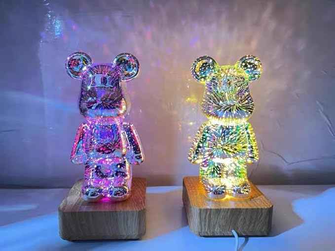 Crystal Bear Night Light 3D Glass Galaxy Decorations Bedside lamp Colorful LED Night Light, Ambient Light, to Create a Colorful Romantic Atmosphere.