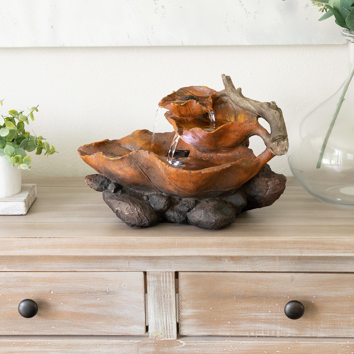 9" Tall Indoor Tabletop Tiered Leaf Hand