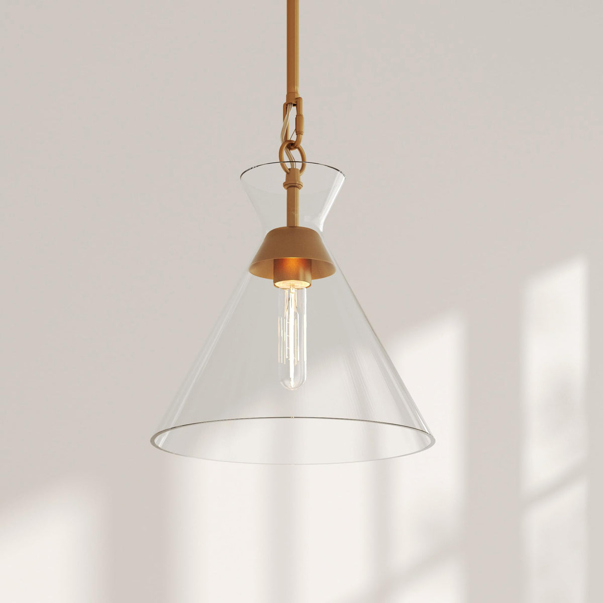Brighton Vintage Brass Pendant Light with Adjustable Clear Cone Glass Shade for Kitchen Island (Vintaged Brass/Clear Glass / Set of 1)