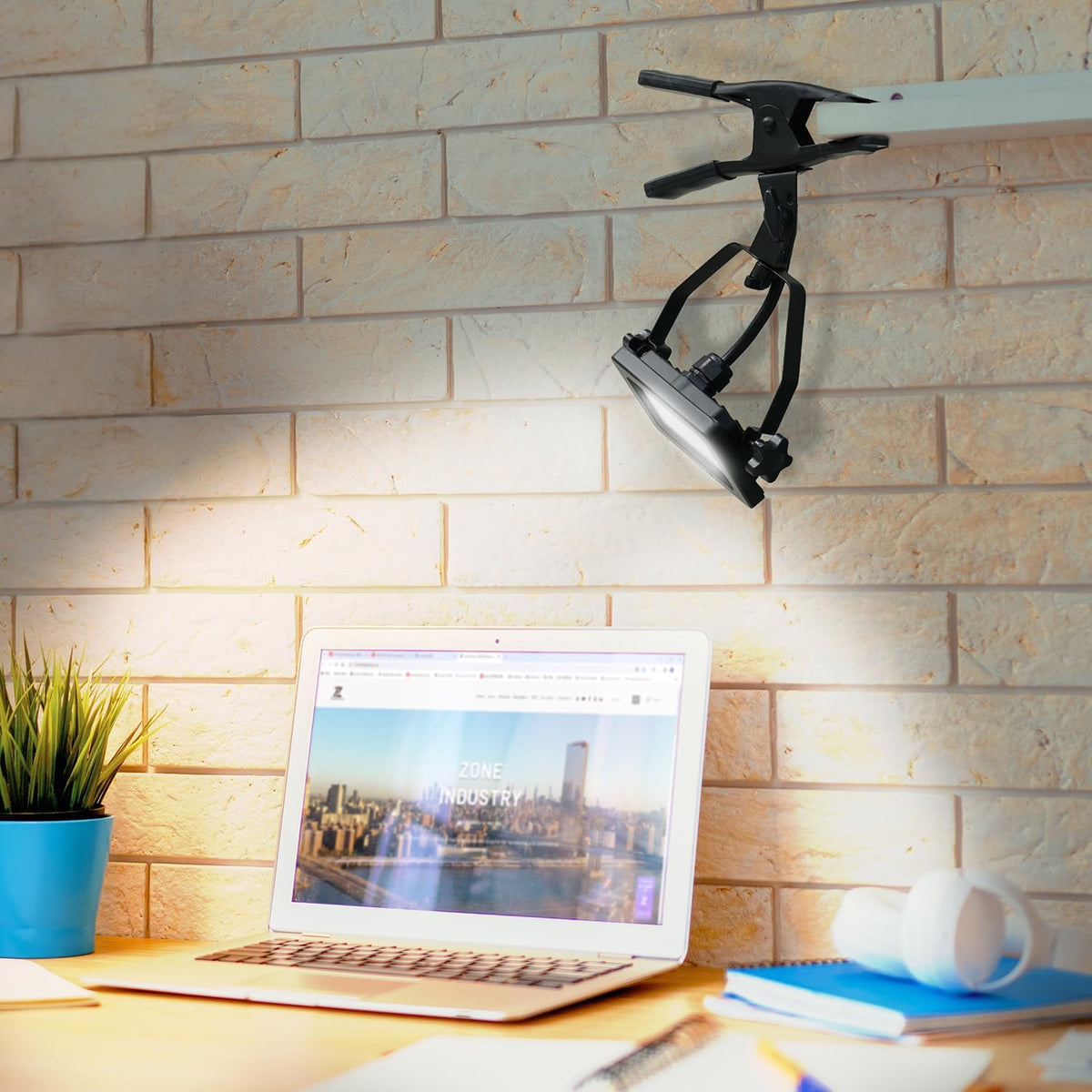 Zone 1200 Lumens LED Clamp Work Light