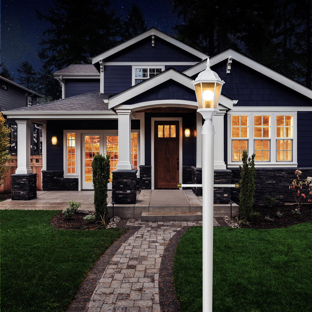 Oak Creek Outdoor Post Light and Lamp Post (White)