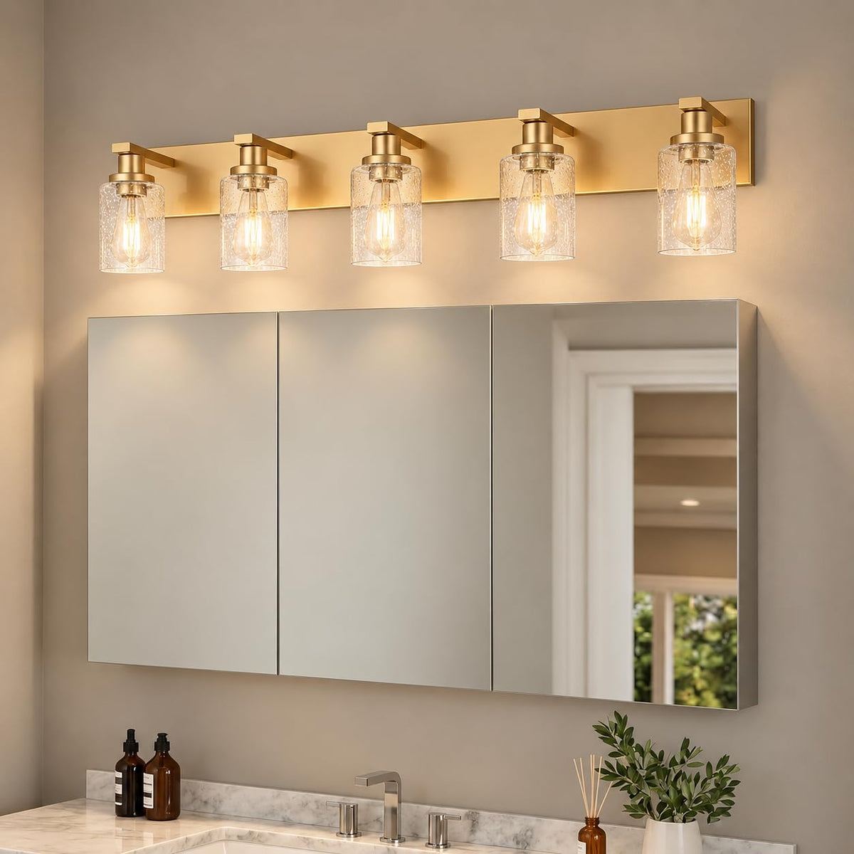 Gold 5 Light Seeded Glass Bathroom Vanity Light (Gold / 5-Light)