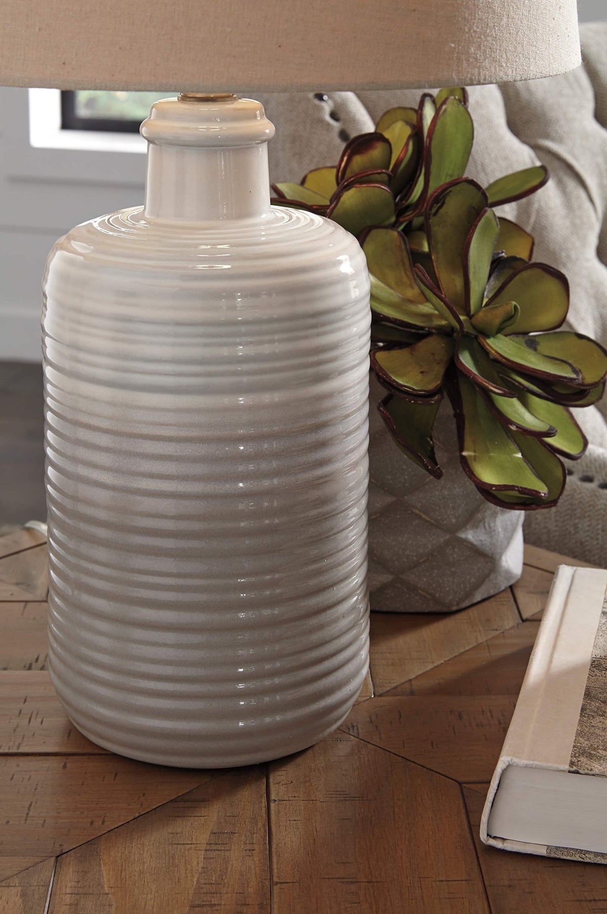 25 in Ceramic Table Lamp Set of 2 (Taupe)