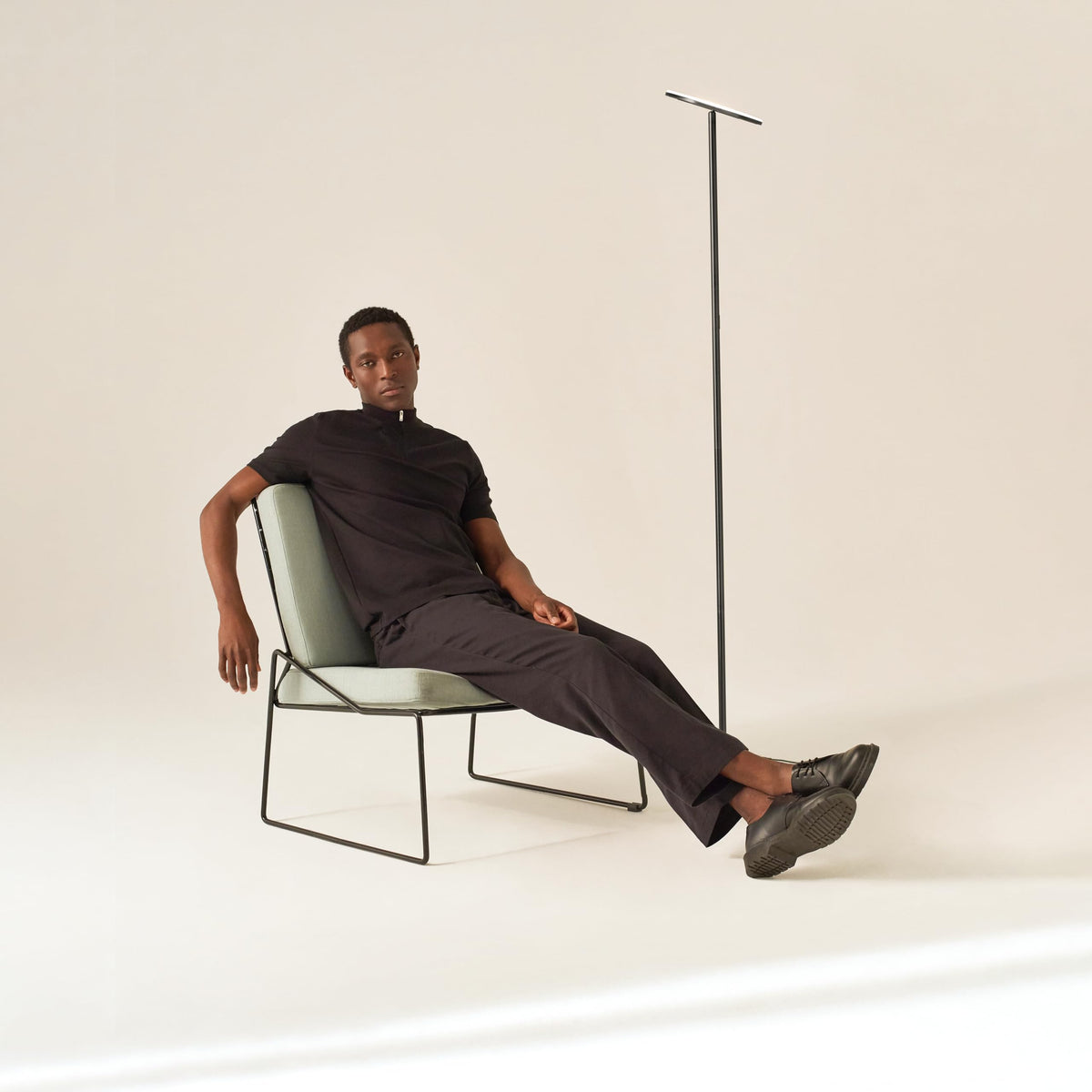Sky Flux Dimmable LED Floor Lamp (Black)