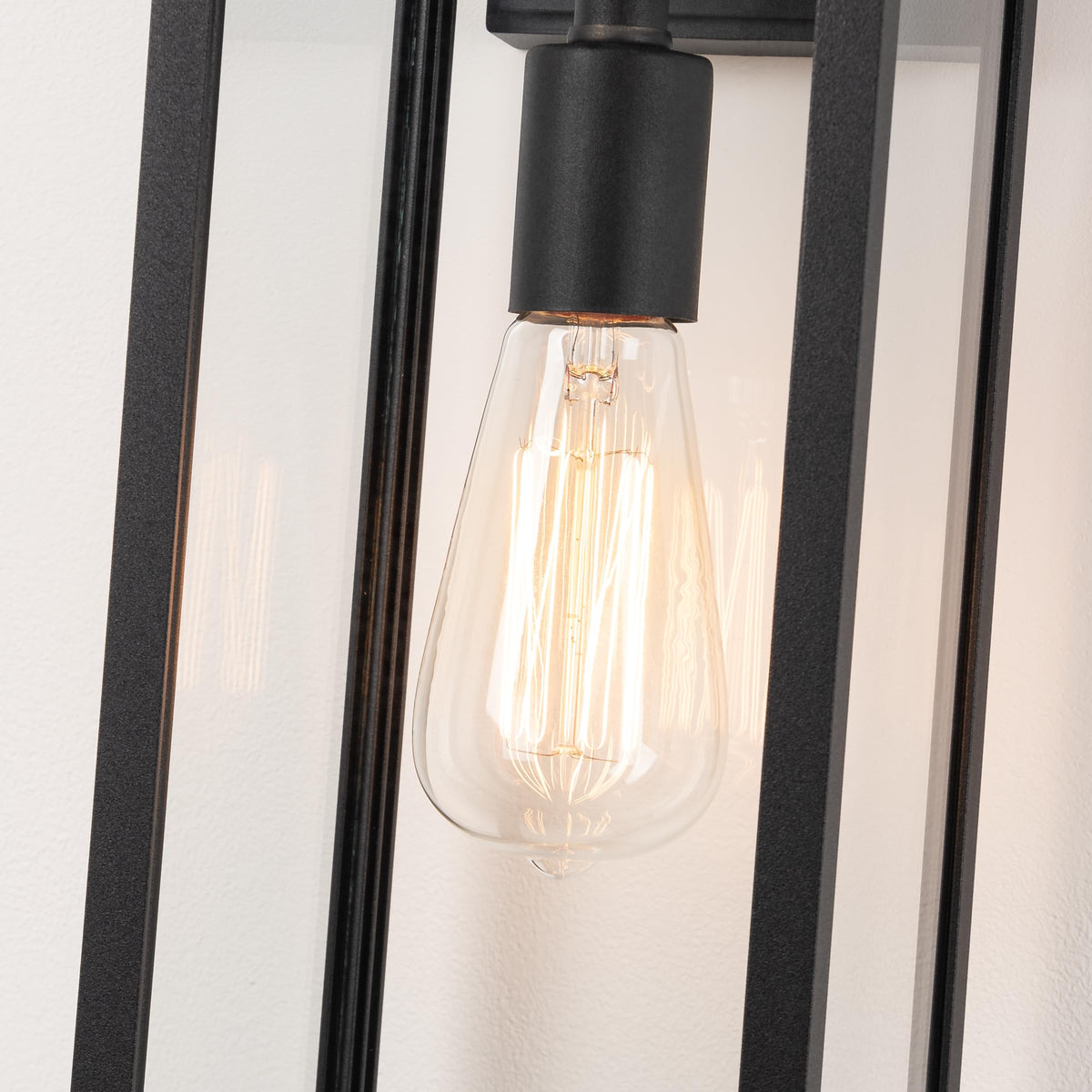18" Outdoor Wall Sconce (Matte Black / 18-inch)