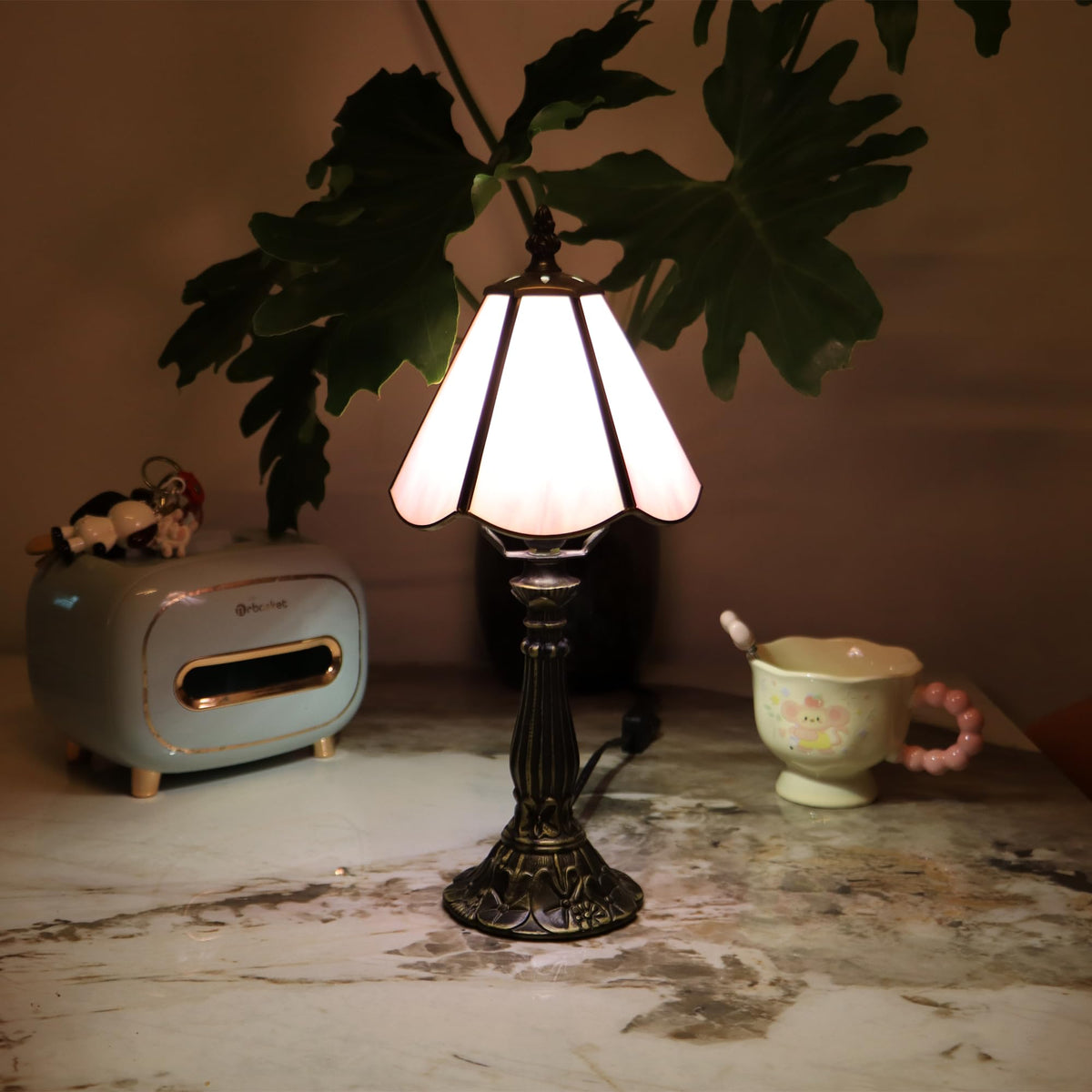 Small Tiffany Style Table Lamp Pink Stained Glass Lamp 14 Inch (Pink)