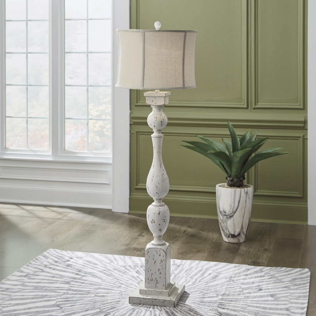 Madsbrook Vintage Polyresin Floor Lamp with 3 (Antique White / Floor Lamp)