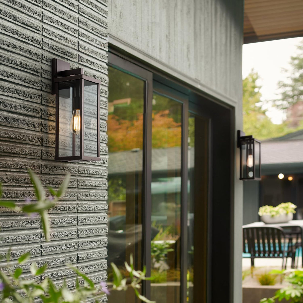18" Outdoor Wall Sconce (Oil-Rubbed Bronze / 18-inch)
