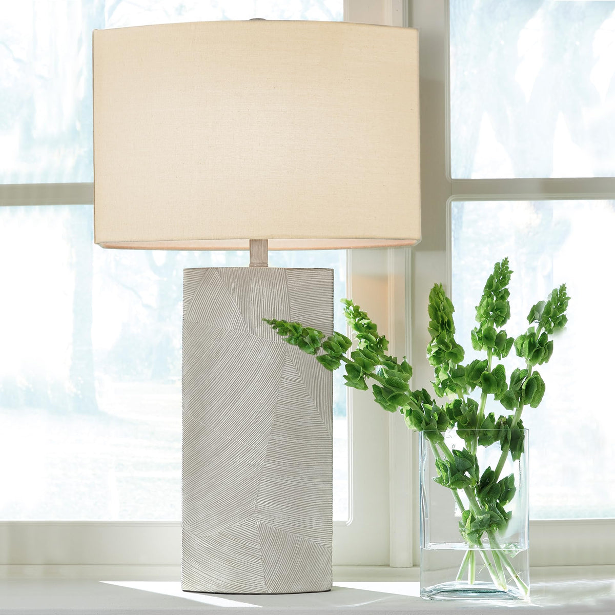 Bradard 31 Inch Rustic Table Lamp (Brown)