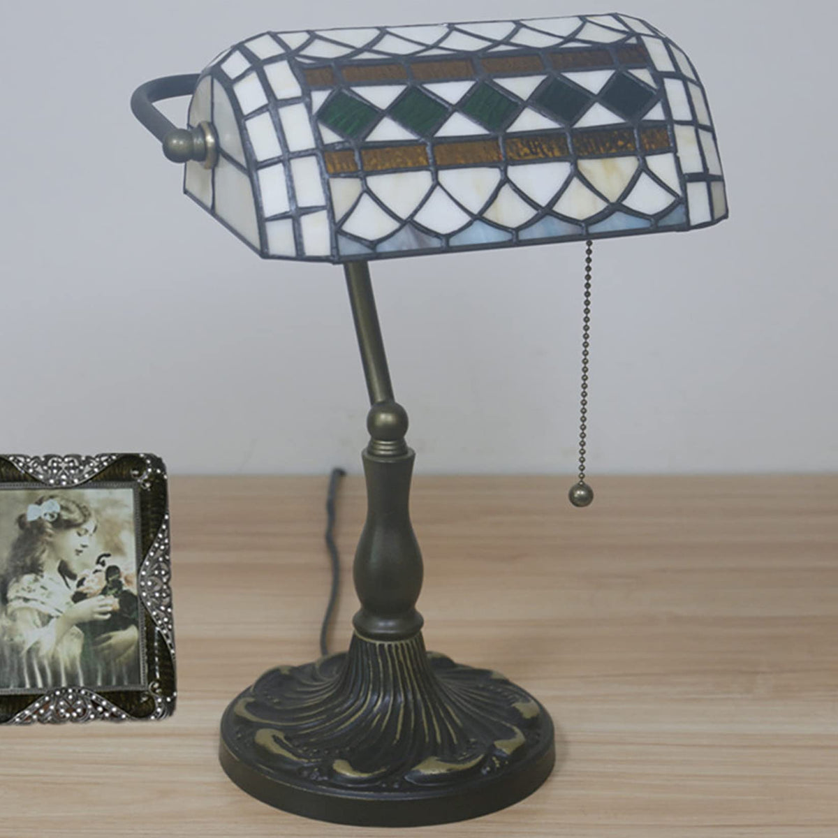 Tiffany Style Bankers Table Lamp Stained Glass Piano Desk Lamp Vintage Bedroom Bedside Lamp for Study (Green e)