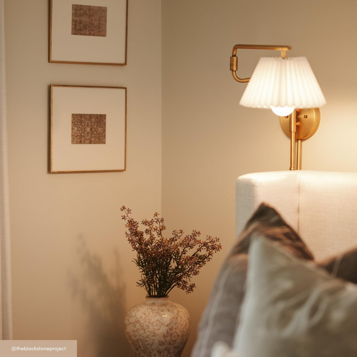 Kai Modern Wall Mounted Plugin Bedside Reading Lamp with Pleated Shade (White Linen/Vintage Brass / Set of 1)