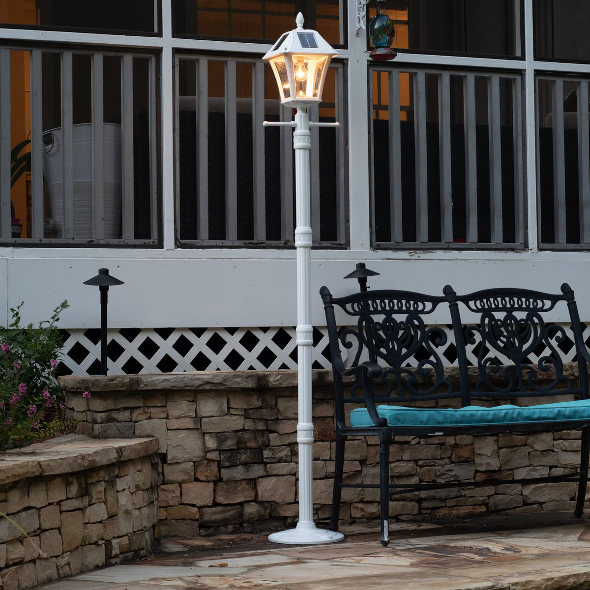 Baytown II Bulb Solar Lamp Post Light Kit 77 (White Traditional Design + Post)