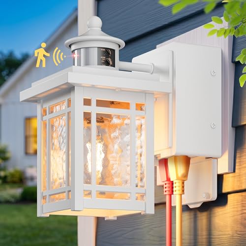 Porch Light with Outlet (White / 1-pack)