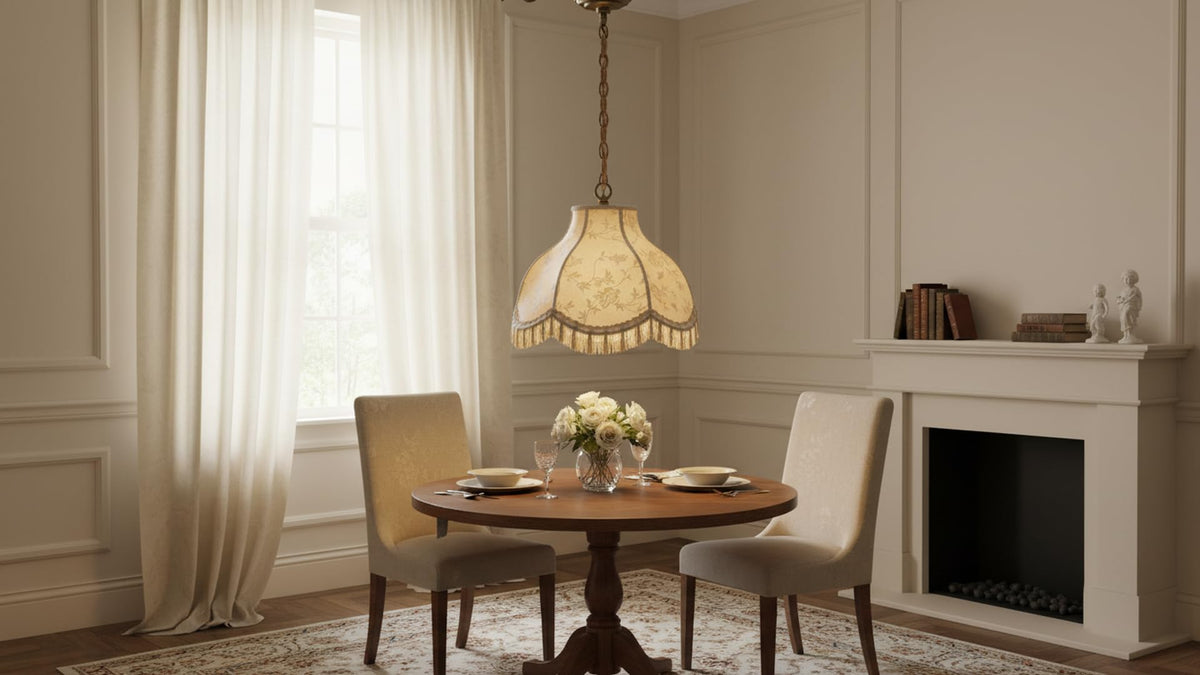 30306A Transitional Scallop Bell Shape Spider Construction Lamp Shade in Off White (Off White & 17" Wide)