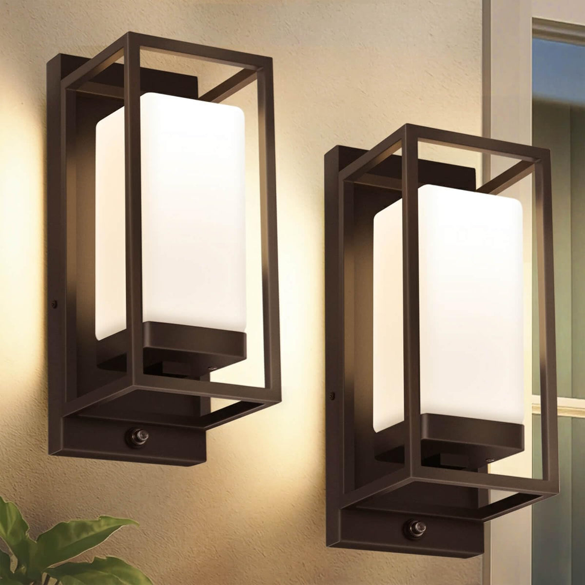 Dusk to Dawn Outdoor Wall Lights (Bronze)